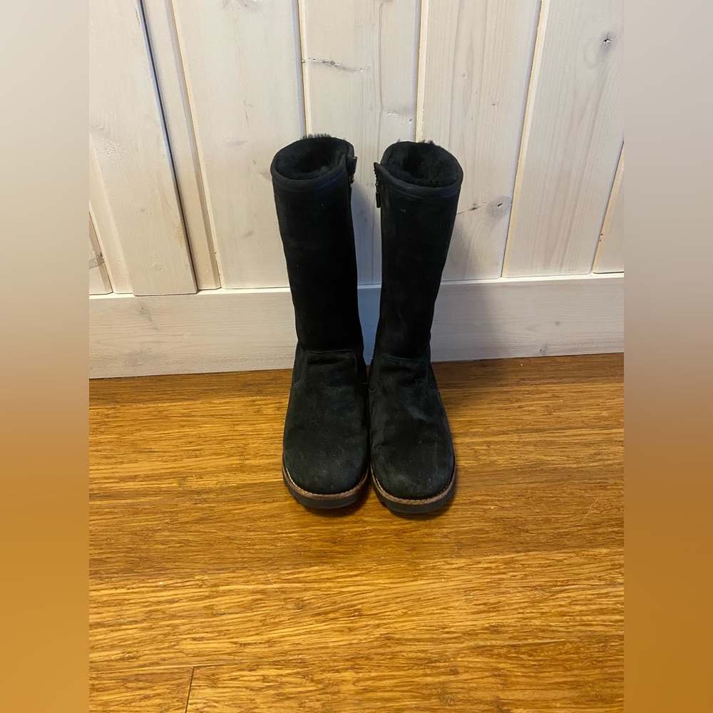 UGG Boots Etta Womens Size 6 Black Suede Leather Sheepskin Zip Up